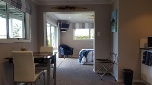 Te Kouma Bed & Breakfast | Bird Haven