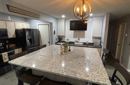 Bronston Condo | Bird House on 7th FairwaynnUpdated Lake Cumberland Condo - Woodson Bend Resort