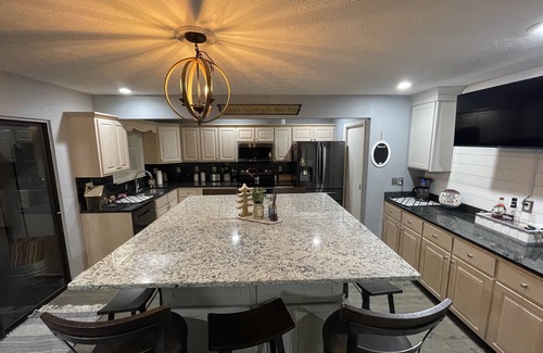 Bronston Condo | Bird House on 7th FairwaynnUpdated Lake Cumberland Condo - Woodson Bend Resort