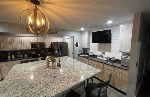 Bronston Condo | Bird House on 7th FairwaynnUpdated Lake Cumberland Condo - Woodson Bend Resort