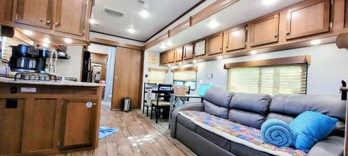 Smithville House | Bird House, Romance Glamping Pup Paradise Near River ADA