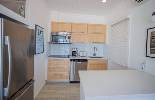 Governor's Harbour Cottage | Bird of Paradise Beachfront Cottages- Golden Chalice