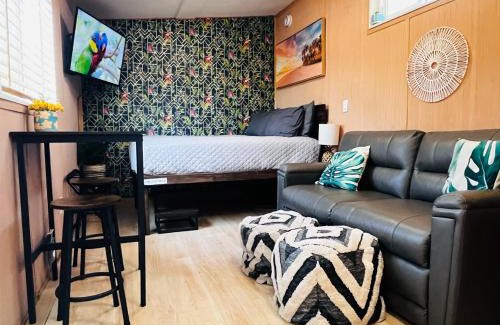 Granite Hills Apartment | Bird of Paradise Retreat with stunning mountain views
