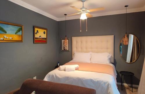 Greater Johannesburg Metropolitan Area House | Bird Song