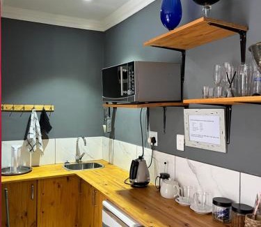 Greater Johannesburg Metropolitan Area House | Bird Song