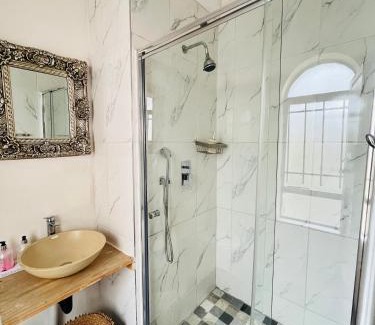 Greater Johannesburg Metropolitan Area House | Bird Song