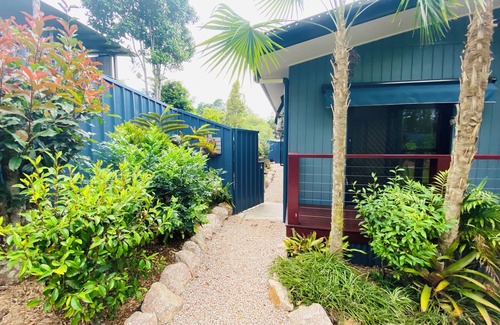 Atherton House | Bird Watchers Tropical Paradise. Family & Pet Friendly Oasis