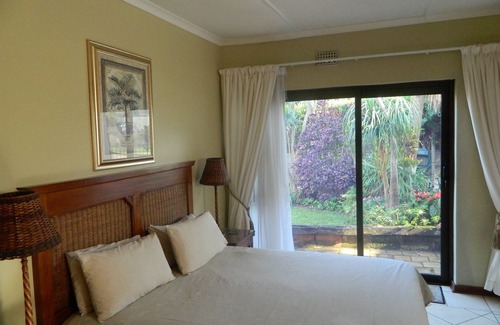 Illovo Beach Bed & Breakfast | Birdcage B and B