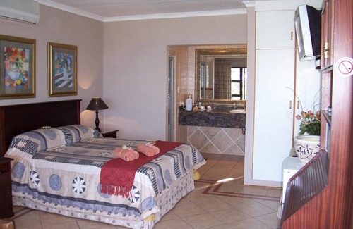 Illovo Beach Bed & Breakfast | Birdcage B and B