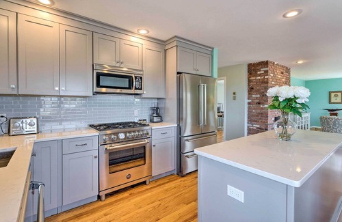 Little Compton House | Birder’s Paradise Beachhouse < 2 Miles to Winery!
