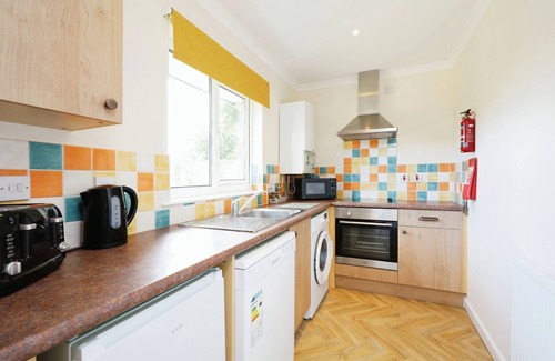 Bembridge Cottage | Birdham Four - sleeps 4 guests in 2 bedrooms