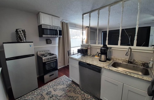West Valley Apartment | Birdhouse Apartment