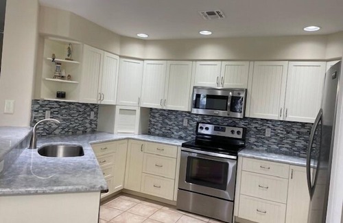 Tropical Cove House | Birdie Breeze at Lexington CC Golf Village