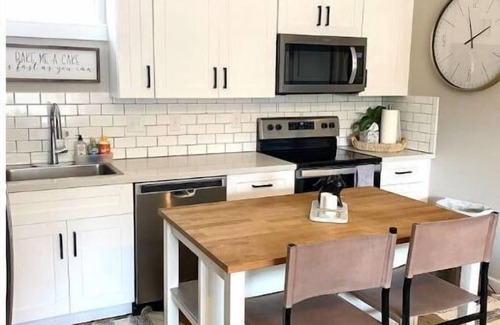 Hillsboro House | Birdie's: A New 2b in Downtown Hillsboro