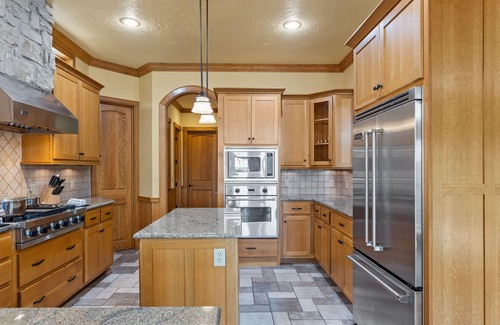 Camdenton House | Birdnest - A Luxury Vacation Experience