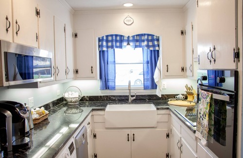 Crozet Cottage | Birds and Bees Cottage