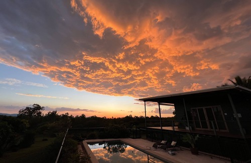 Mareeba Cottage | Birds Heaven Mareeba ‘Eucalyptus Guest House’ by Emerald Falls