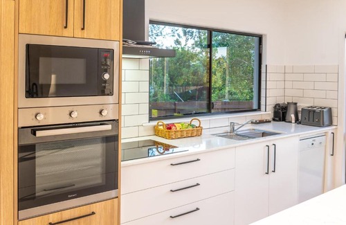 Yungaburra House | Birds 'n' Bloom Cottages