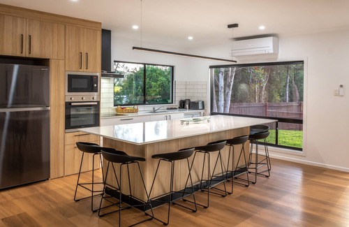 Yungaburra Cottage | Birds 'n' Bloom Cottages