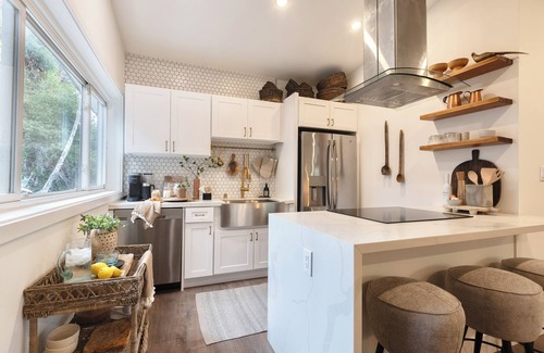 Fernwood House | Birds Nest of Topanga - Boho Chic and Minutes from Beach and Topanga Village!