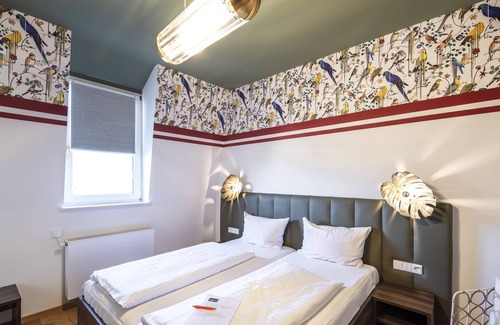 Heidelberg City Centre Apartment | Birds of Paradise
