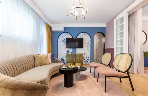 Bucharest City-Centre Condo | Birds of Paradise