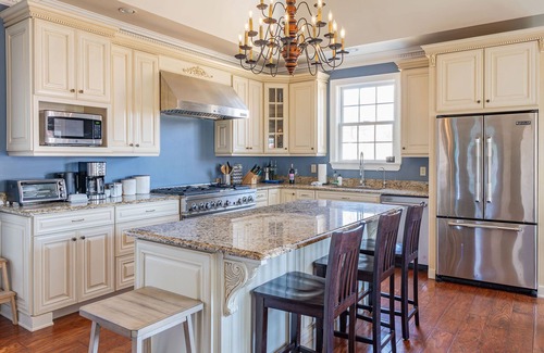 Wallkill House | Birdsall Farmhouse: Charming Historic Homestead with Hot Tub