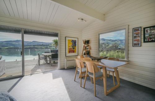 Akaroa House | Birdsong Bliss - Takamatua Holiday Home