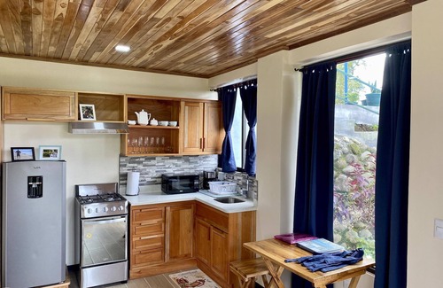 La Fortuna Villa | Birdsong ViIla. Beautiful Volcano View Suite.!