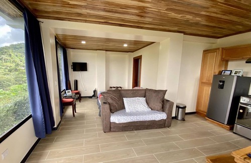 La Fortuna Villa | Birdsong ViIla. Beautiful Volcano View Suite.!