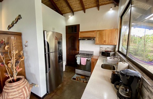 La Fortuna Villa | Birdsong Villa. Romantic Suite w/Jacuzzi & Volcano View.