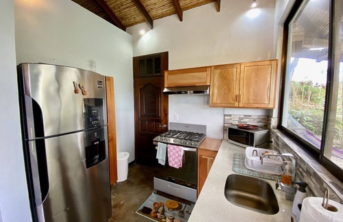 La Fortuna Villa | Birdsong Villa. Romantic Suite w/Jacuzzi & Volcano View.