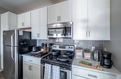 Huntersville Apartment | Birkdale Lookout,Pool,Elevator,Shop-Eat-Work-Play
