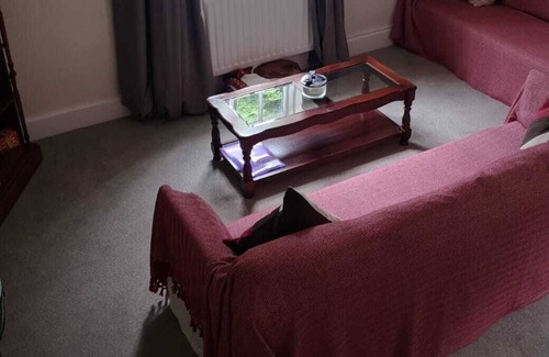 Altrincham House | Birkin Lodge South- charming two bed cottage