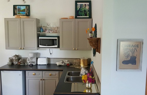 Kaslo Cottage | Birkwood Cottage-Downtown