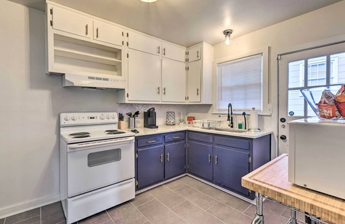 Birmingham Cottage | 'Birmingham Beauty' w/Yard ~ 5 Mi to Dtwn!