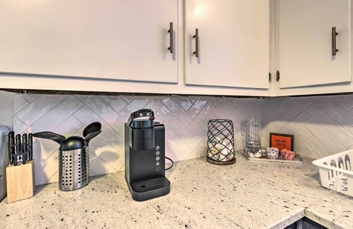 Birmingham Cottage | 'Birmingham Beauty' w/Yard ~ 5 Mi to Dtwn!