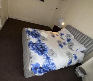 Seisdon House | Birmingham Blissful Retreat - 3 Bedrooms
