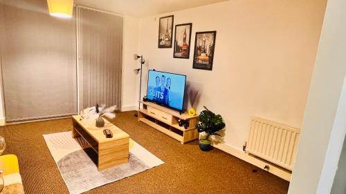 The Westside Apartment | Birmingham City Centre Apartment with Parking