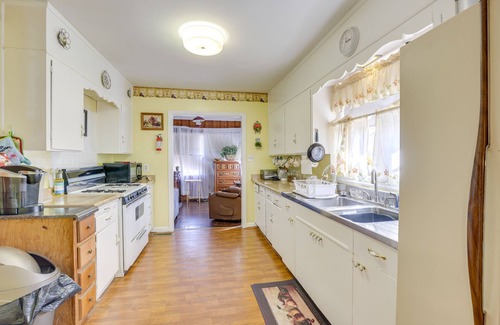 Shannon House | Birmingham Home w/Yard ~ 7 Mi to Downtown!
