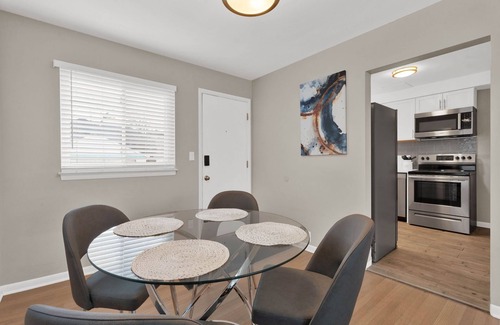 Birmingham House | Birmingham Retreat - Relax & Enjoy