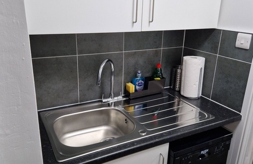 Birtley Apartment | Birtley's Amethyst, 3 bedroom Apt ,sleeps 6 Guest