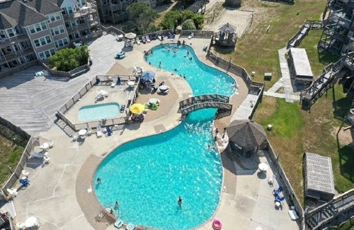 Duck Condo | BIS-Duck Resort - Spacious 2BR/2BA with Pool, Courtyard, Ocean View