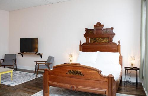 Tamaqua Hotel | Bischoff Inn - Former 1870 Furniture Factory Now 5 Room Boutique Hotel