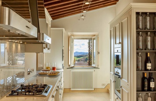Allerona Villa | Bisenzio Farmhouse - Six Bedroom Villa, Sleeps 12