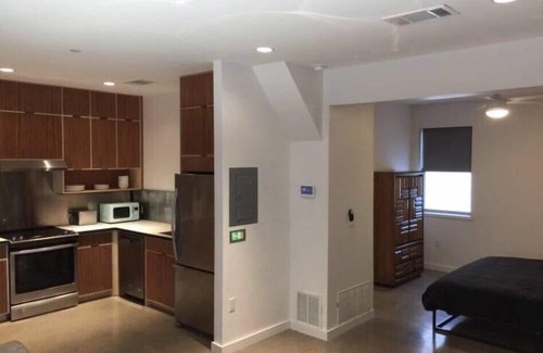 Kessler Apartment | Bishop Arts Hotel Suite 2