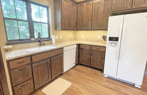 Hill City House | Bishop Mountain Lookout | 3 Bed, 2 Bath