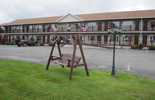 Jackman Hotel | Bishops Country Inn Motel