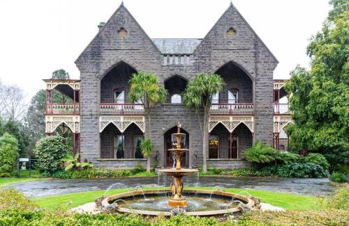 Lake Wendouree House | Bishops Palace Ballarat