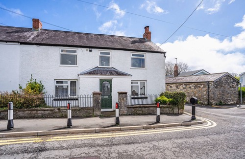 Bishopston Apartment | Bishopston Cwtch - Three Bedroom Apartment, Sleeps 5